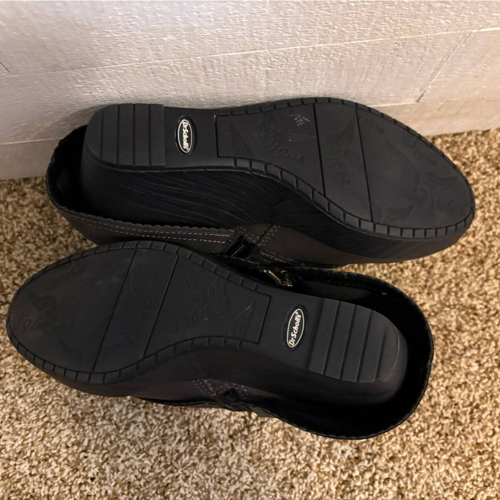 Dr. Scholl’s Charcoal Wedge Ankle Booties with Side Zipper Comfort Shoes - Picture 8 of 9